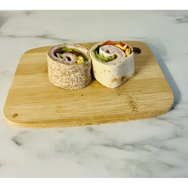 Wraps au blé et blanc de poulet, crudités